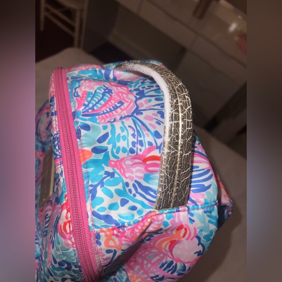 lily pulitzer back back, light used. - Picture 5 of 6